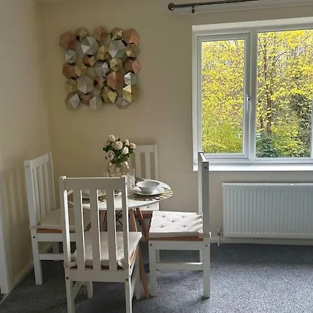 Stylish 2 Bedrooms Flat In A Quiet Cul-de-sac Area, Near Centre With Free Parking Apartment Sheffield