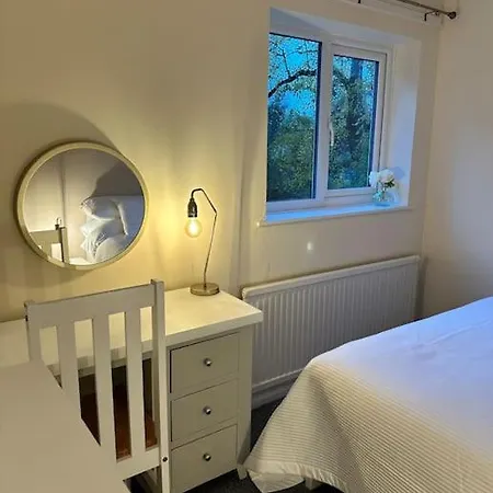 Stylish 2 Bedrooms Flat In A Quiet Cul-de-sac Area, Near Centre With Free Parking Sheffield