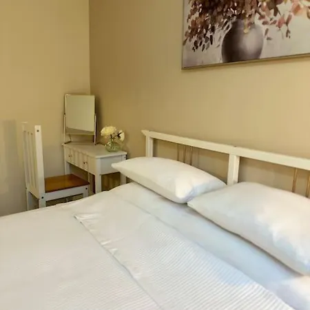 Stylish 2 Bedrooms Flat In A Quiet Cul-de-sac Area, Near Centre With Free Parking * Sheffield